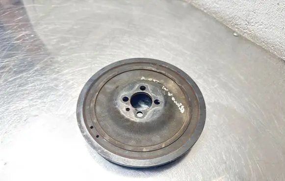 Opel Insignia A Crankshaft pulley 55563401 073626 1210201