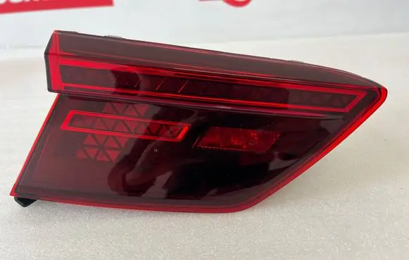 Volkswagen Tiguan Tailgate rear/tail lights 5NA945307D 2SA01252201 00646710