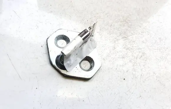 Mazda CX-7 Front door lock loop/hook striker 7029