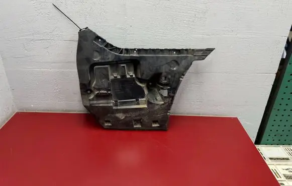 BMW 5 F10 F11 Bumper support mounting bracket corner 7184768 51127184768