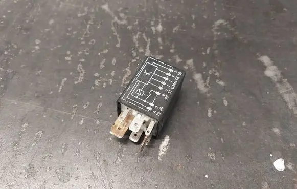 Volkswagen Golf IV Other relay 1J0906383 898955000 409