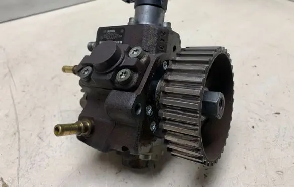 Citroen Xsara Picasso Fuel injection high pressure pump 9683703780A 0445010102 04002533237