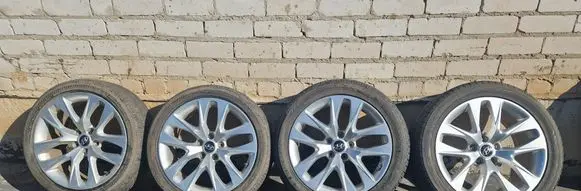 Hyundai Genesis R18 alloy rim 529102M230 529102M220