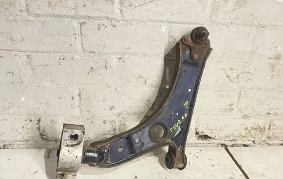 Volkswagen Touran II Front lower control arm/wishbone