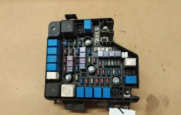 Hyundai Santa Fe Fuse module 919502B100
