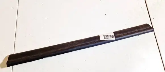 Front sill trim cover