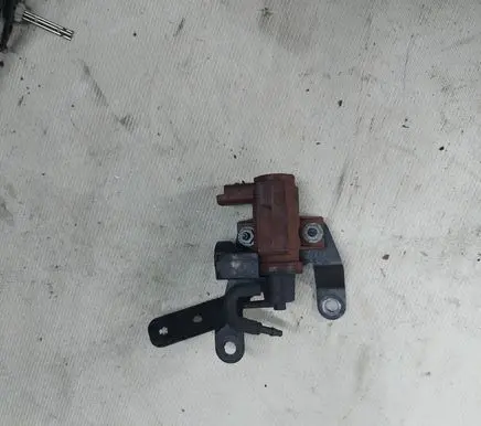 Ford Kuga I Turbo solenoid valve 6G9Q9E882CA 09T278