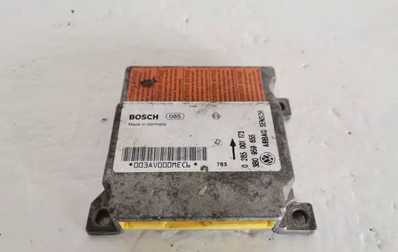 Volkswagen PASSAT B5.5 Airbag control unit/module 0285001173