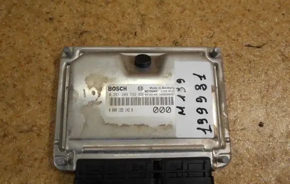 Maserati Quattroporte Engine control unit/module 0261208592