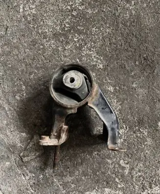 Toyota Corolla Verso AR10 Engine mount bracket 123710R010