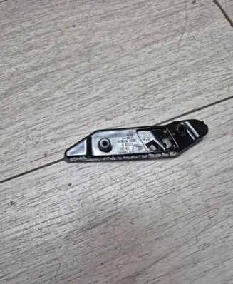 BMW 1 F40 Front bumper mounting bracket 7459727