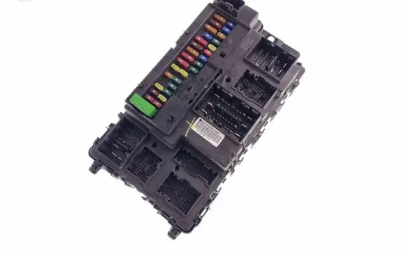 Ford Edge II Fuse module A2C7438281100 FU5T15604 15135001119