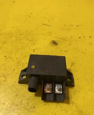 Mercedes-Benz E W211 Charging relay A0025426419 0025426419