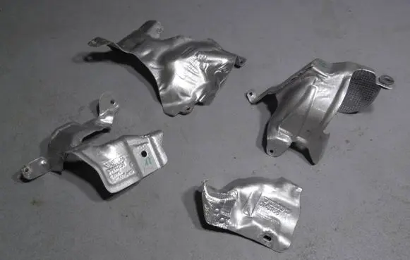 Volvo V40 Heat shield in engine bay 31431156