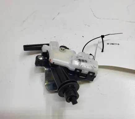 Lexus NX Fuel tank cap lock