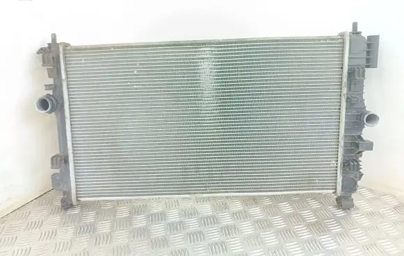 Opel Insignia A Coolant radiator