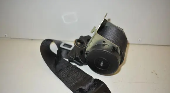Mini One - Cooper R50 - 53 Rear seatbelt 601030000D