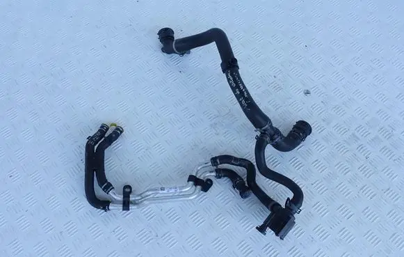 Audi A5 Engine coolant pipe/hose 8W0122448A