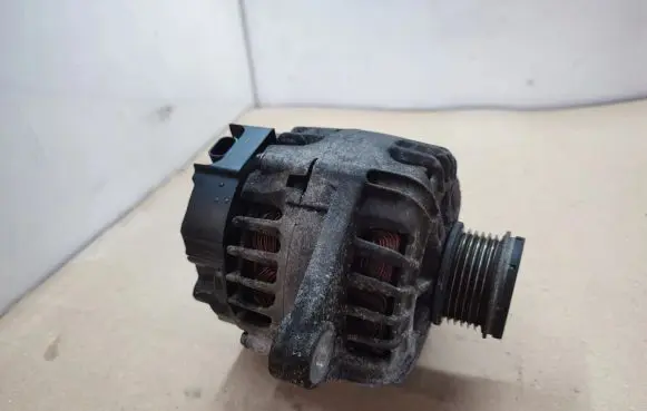 Opel Insignia A Generator/alternator 13502581