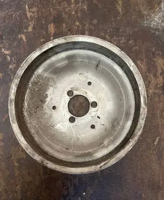 Audi Q7 4L Water pump pulley 06E121031