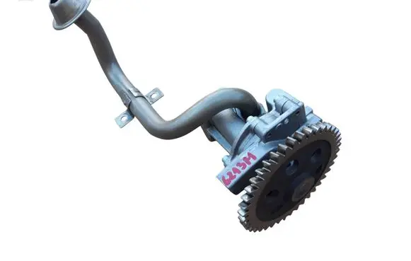 Volkswagen Touareg I Oil pump 070115153