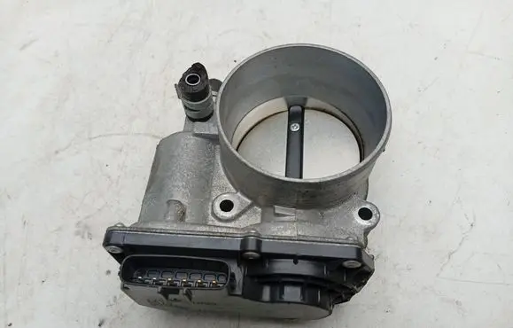 Lexus RX 450H Throttle valve 2203031090