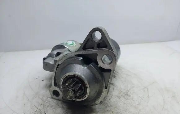 Volkswagen Golf IV Starter motor S0027