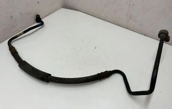 Volvo XC70 Air conditioning (A/C) pipe/hose 08687569