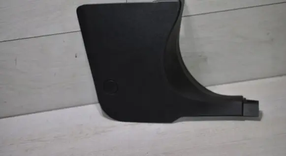Foot area side trim