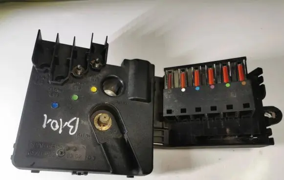 Mercedes-Benz E W211 Fuse module 2119820302