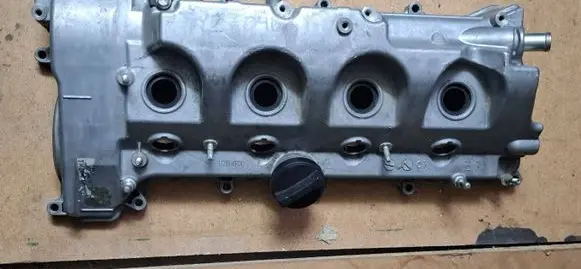 Toyota Avensis T250 Rocker cam cover 112010R011