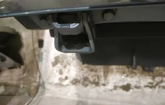 Skoda Octavia Mk2 (1Z) Tailgate/trunk/boot hinge 