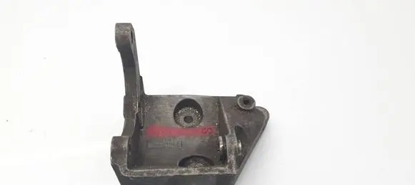 Land Rover Discovery 3 - LR3 Power steering pump mounting bracket 4R8Q3K738CC