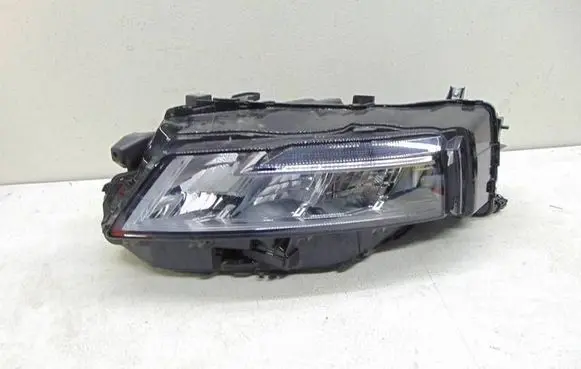 Nissan X-Trail T33 Headlight/headlamp 1002378