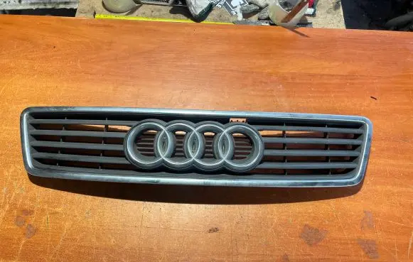 Audi A6 S6 C5 4B Front grill 4B0853651A