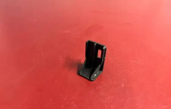 Front bumper mounting bracket