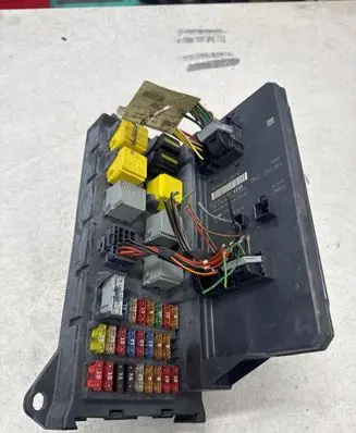Mercedes-Benz Sprinter W906 Fuse module A9069006303 A9069017501 A9069024301
