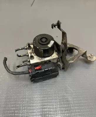 Skoda Octavia Mk2 (1Z) ABS Pump