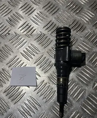 Audi A3 S3 8P Fuel injector 03G130073G