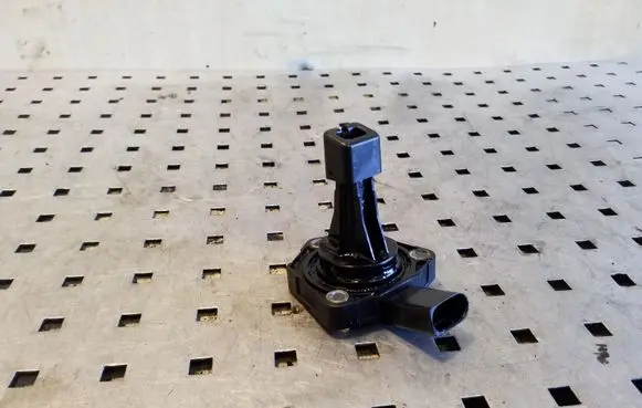 Volkswagen PASSAT CC Oil level sensor 03C907660G 6PR009629