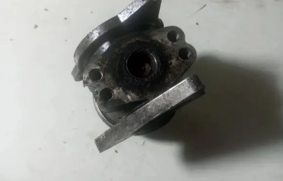 Skoda Octavia Mk2 (1Z) EGR valve 038131501AF
