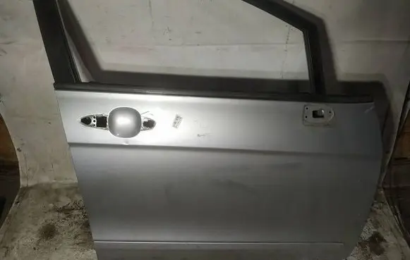 Honda FR-V Front door pilkos