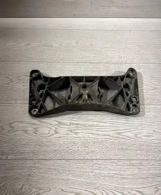 BMW 5 F10 F11 Gearbox mounting bracket 6777613