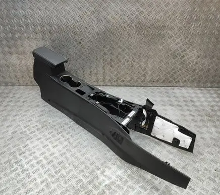 Renault Arkana Center console 689204518R