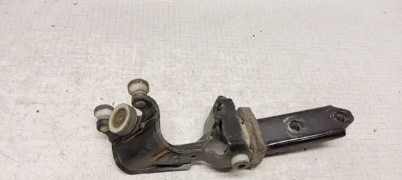 Volkswagen Transporter - Caravelle T5 Sliding door middle roller runner 7E0843335 S420MC1412