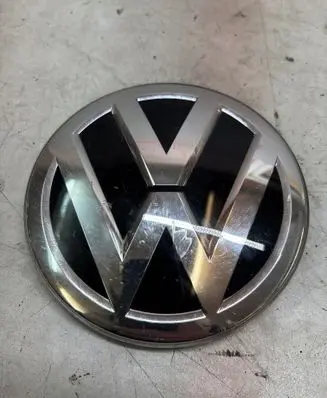 Volkswagen Polo VI Manufacturer badge logo/emblem 2G0853601B
