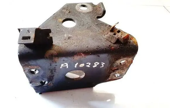 Nissan Murano Z50 Engine mounting bracket