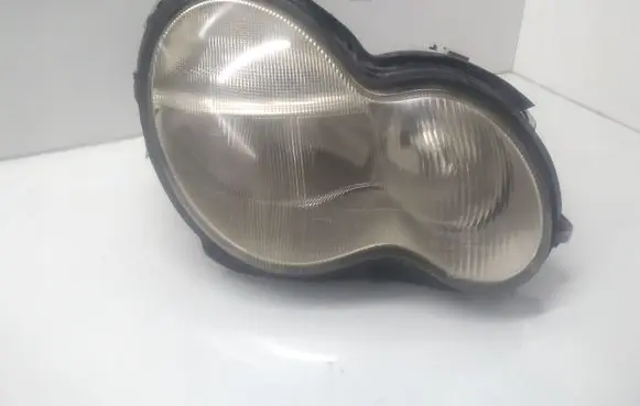Mercedes-Benz C W203 Headlight/headlamp A2038200261