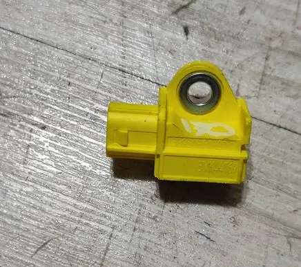 Suzuki Vitara (LY) Airbag deployment crash/impact sensor 3893061M20 5WK44769