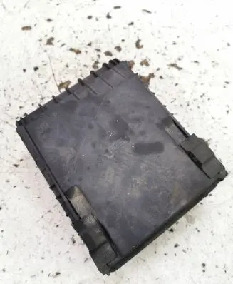 Volkswagen Touran II Fuse box set 1K0937820B 1K0937810C 1T1937535AC